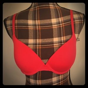 Red VS Bra